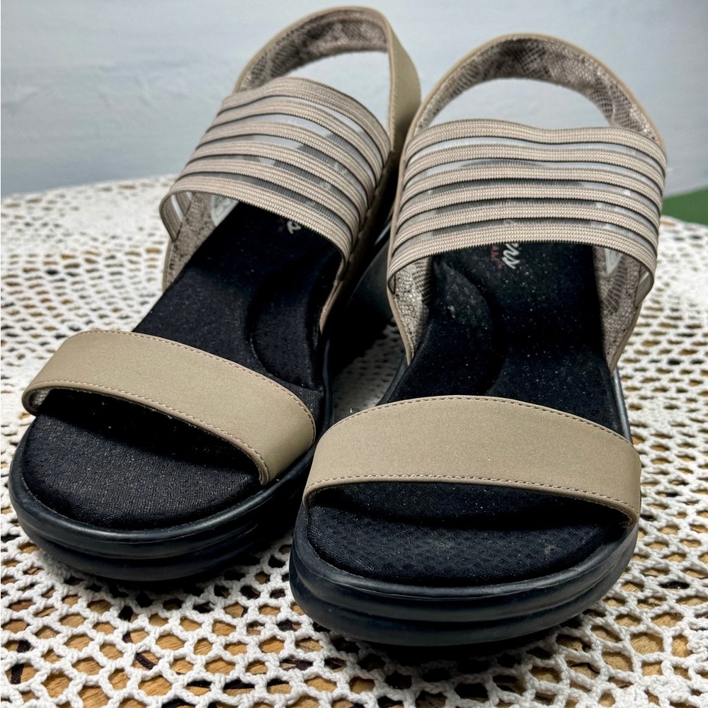 Skechers Sandals 38472 Size 10M/40 Color Taupe Retro Wedge Dress sku 3258